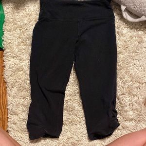 2 for 8$ forever 21 capri leggings!
